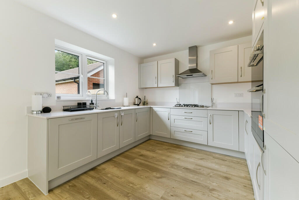 ANNING CLOSE, 5 (...