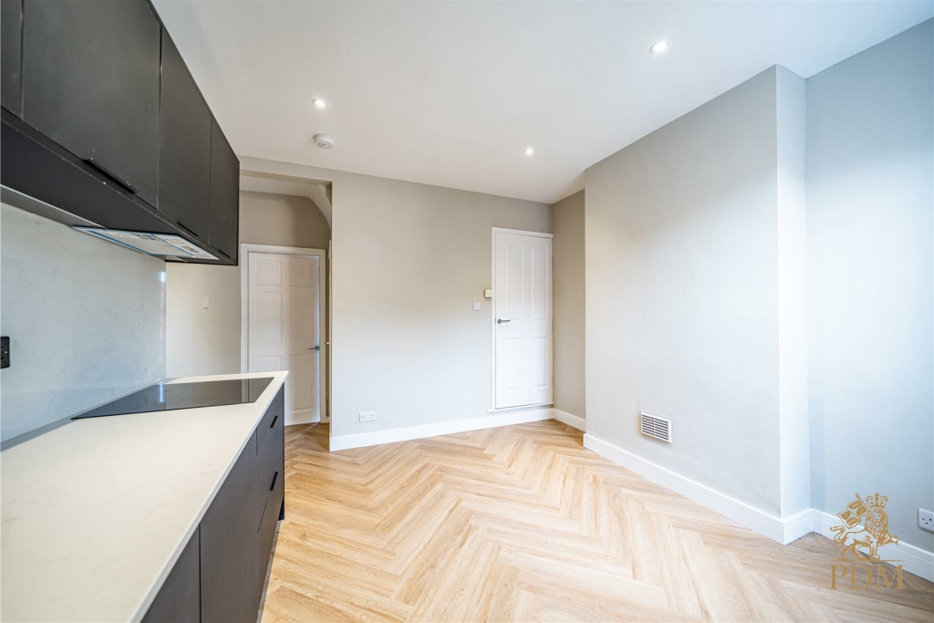 53, Hardstaff Road Nottingham, NG2 4HR