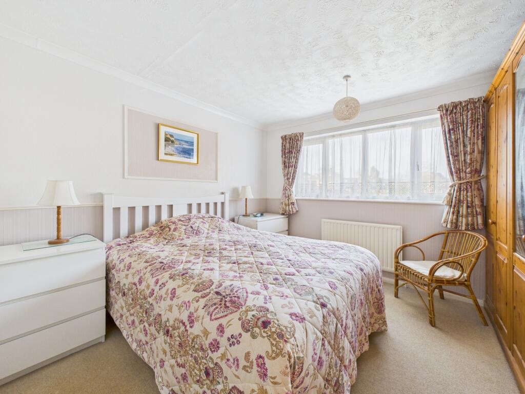 CAM04825G0-PR0006-STILL001