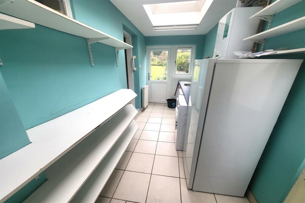 UTILITY ROOM: PIC. 1