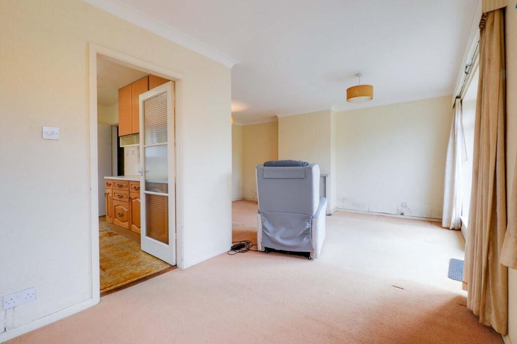 L-Shaped Lounge Diner