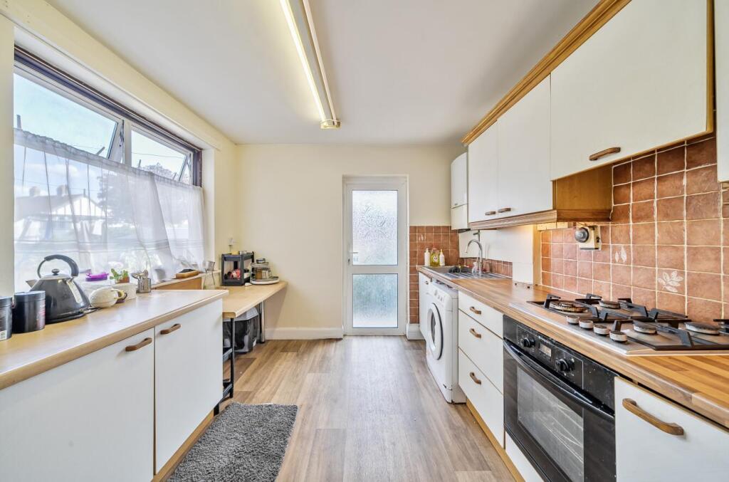 Davidson Frost-Wellings, DFW, Locket Road, Kitchen