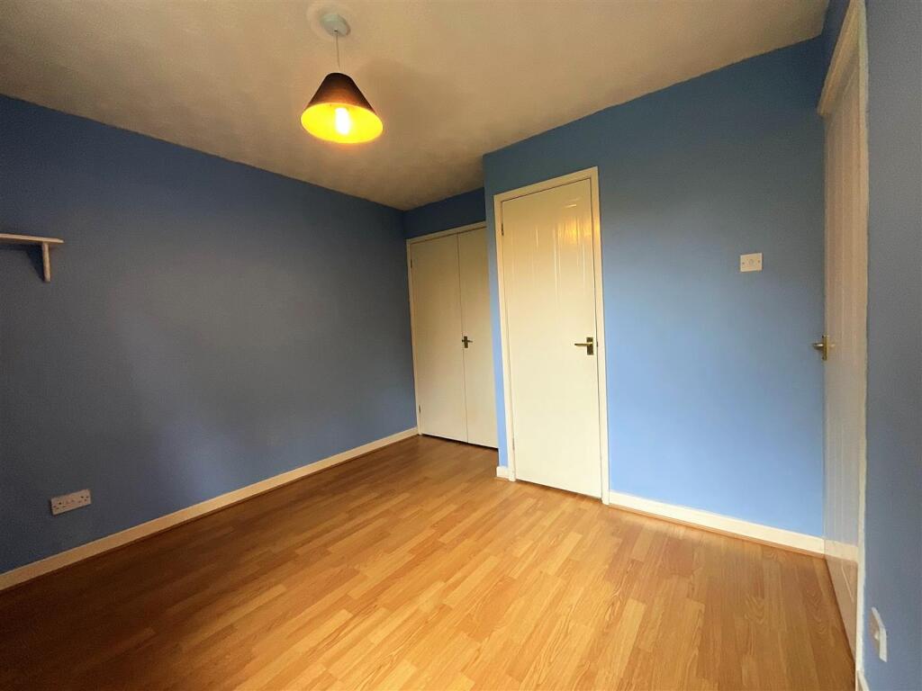 bedroom1a.jpg