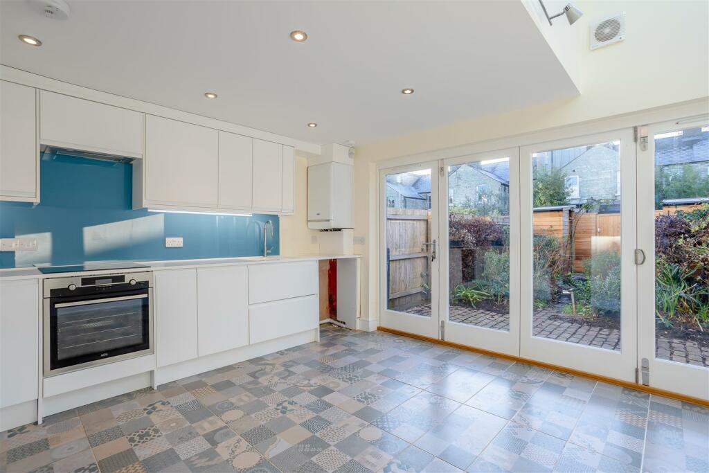 Kitchen 1 MR42.jpg