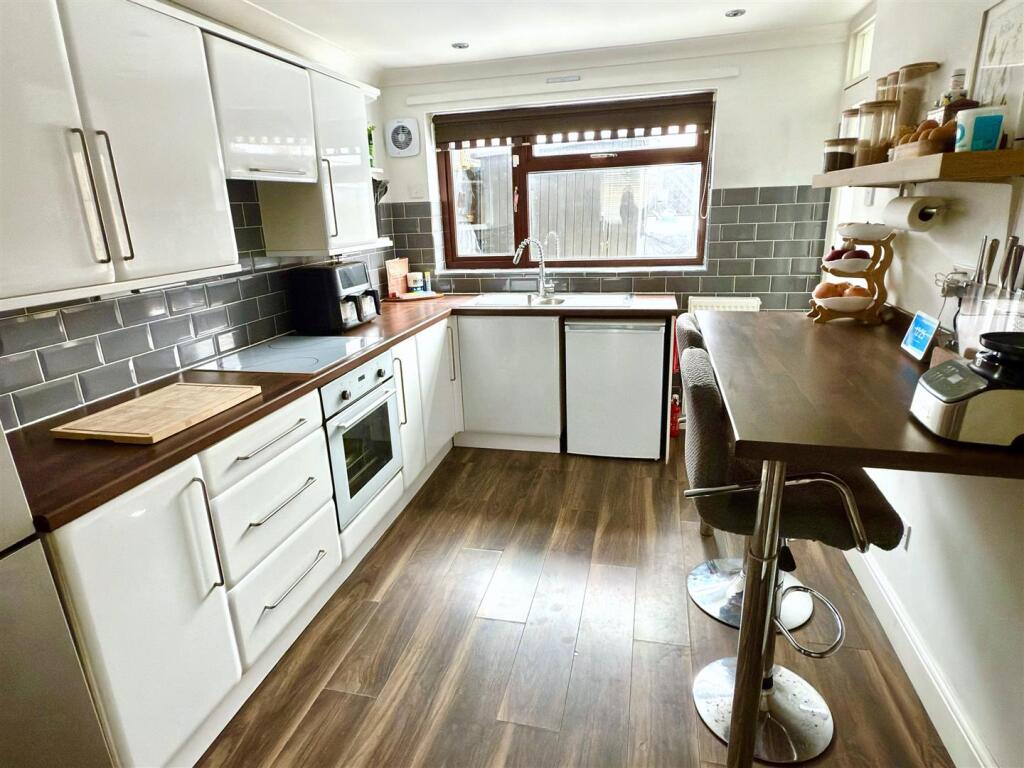 BREAKFAST KITCHEN AREA.jpg