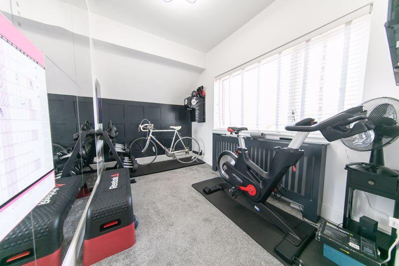 Bedroom 2/Home gymnasium
