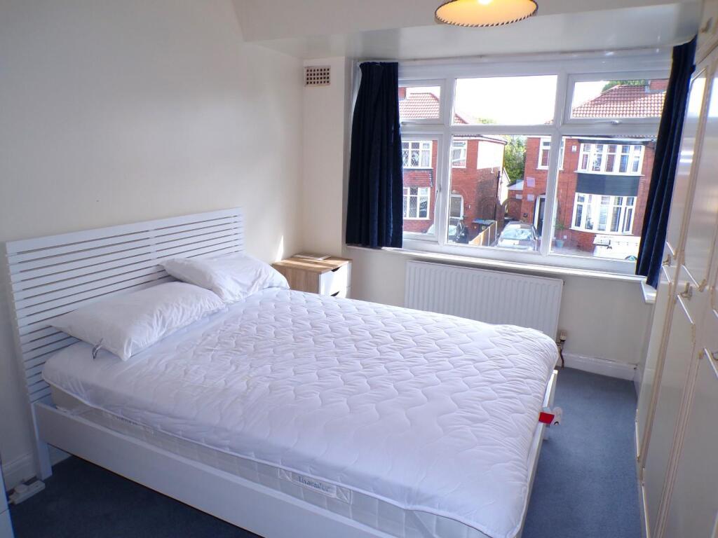 CliftonSt72bed1.JPG