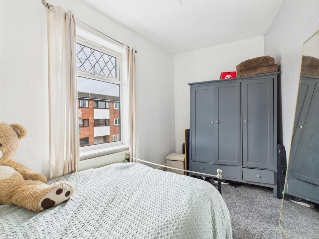 CAM03729G0-PR0076-STILL016