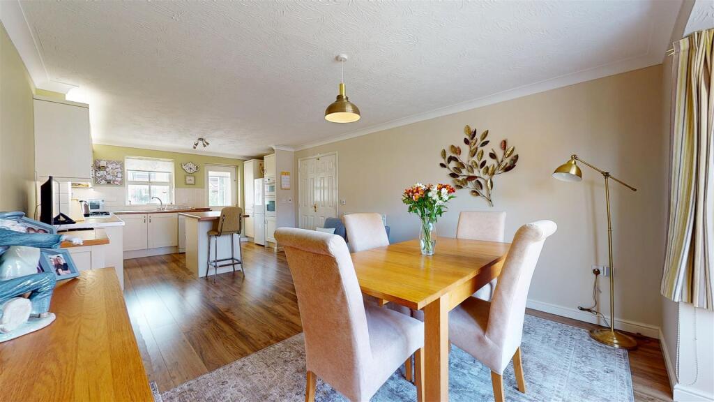 OPEN PLAN KITCHEN DINING ROOM