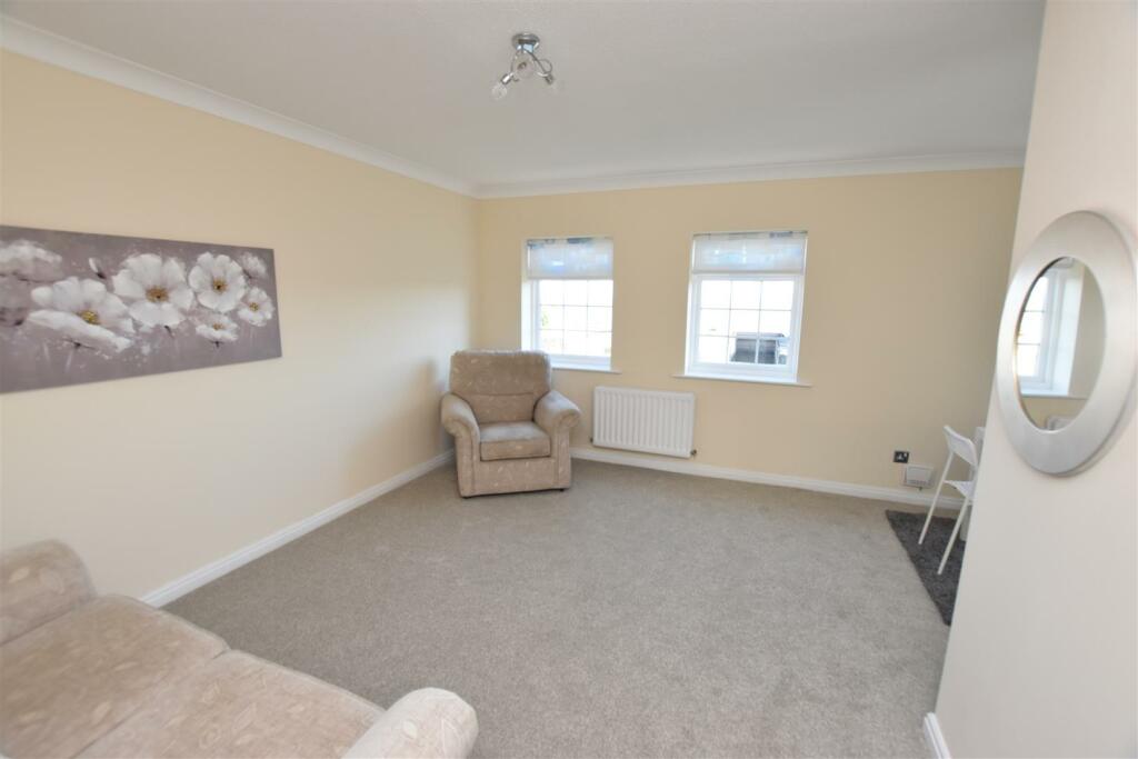 Lounge Area.JPG
