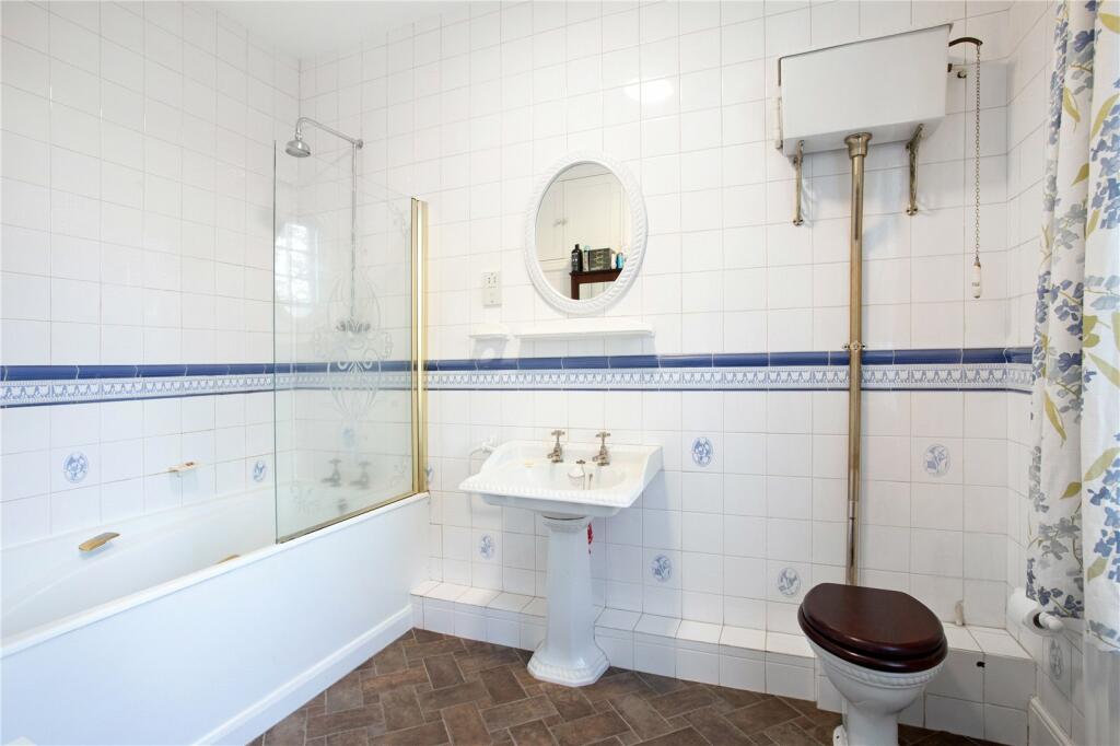 En Suite Bathroom