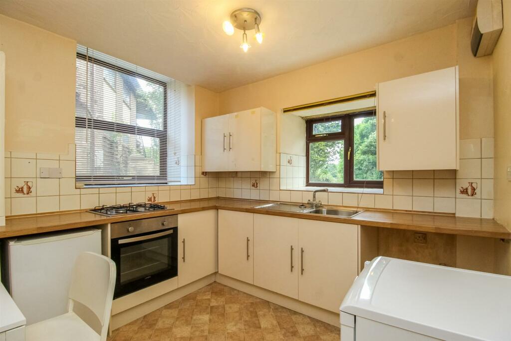 OPEN PLAN LIVING/DINING/KITCHEN