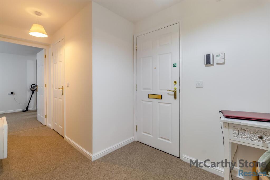 8664096-interior05.jpg