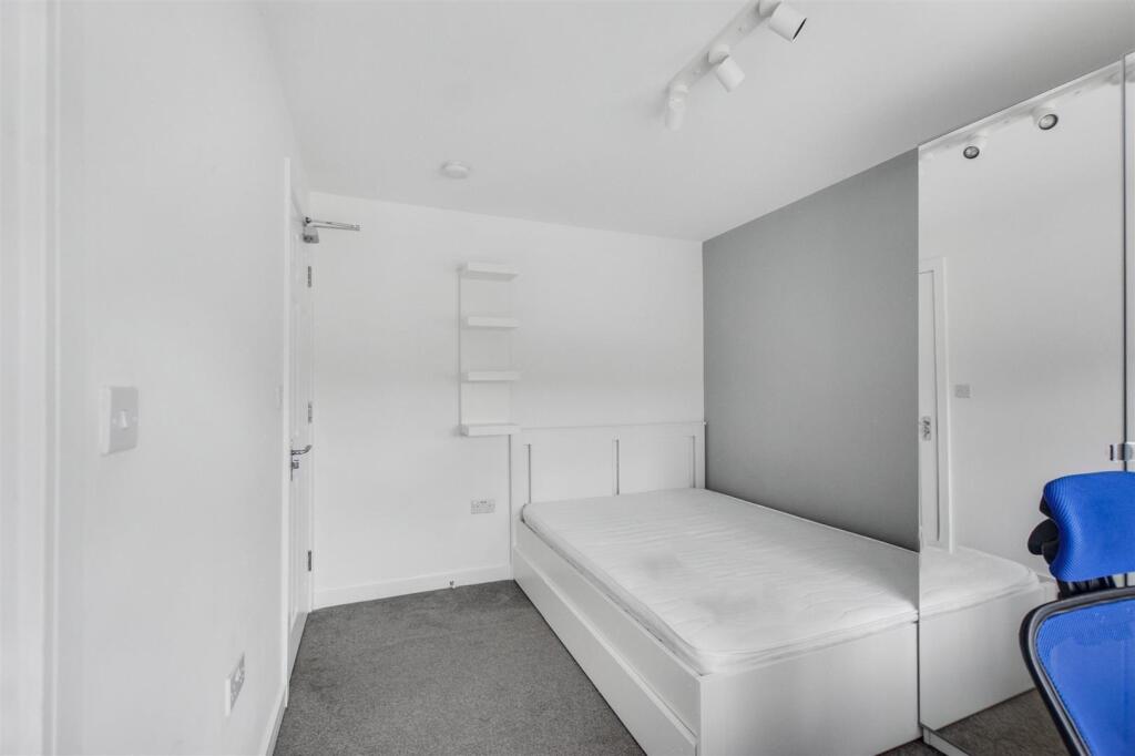 Bedroom 4_2.jpeg