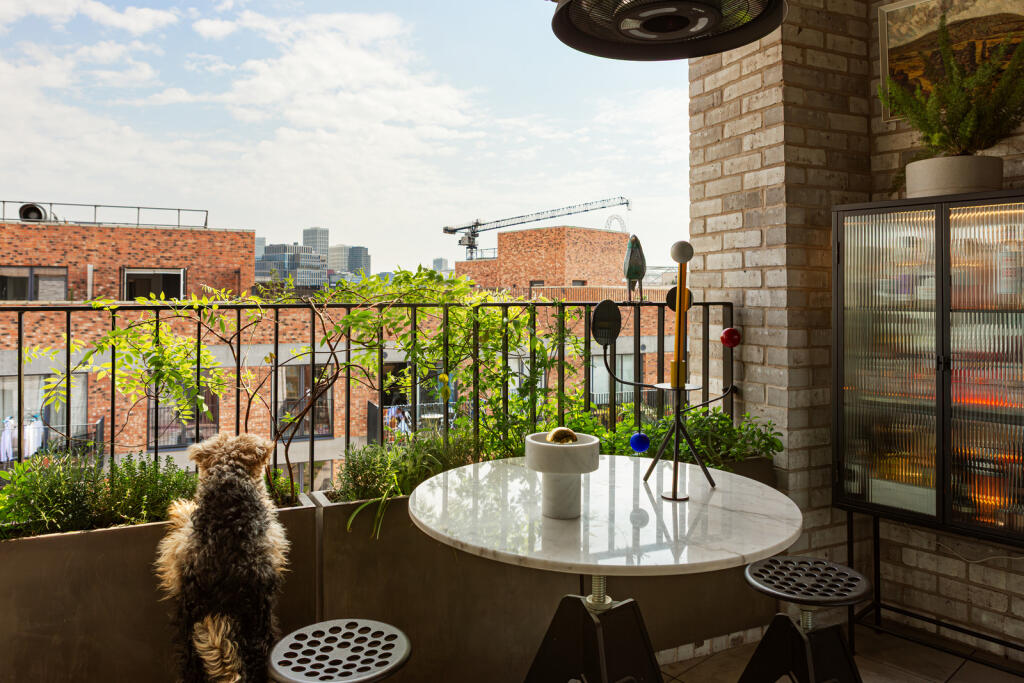 282338 - 25_5_TMH E3 2EF5599-Enhanced-NR-Edit.jpg