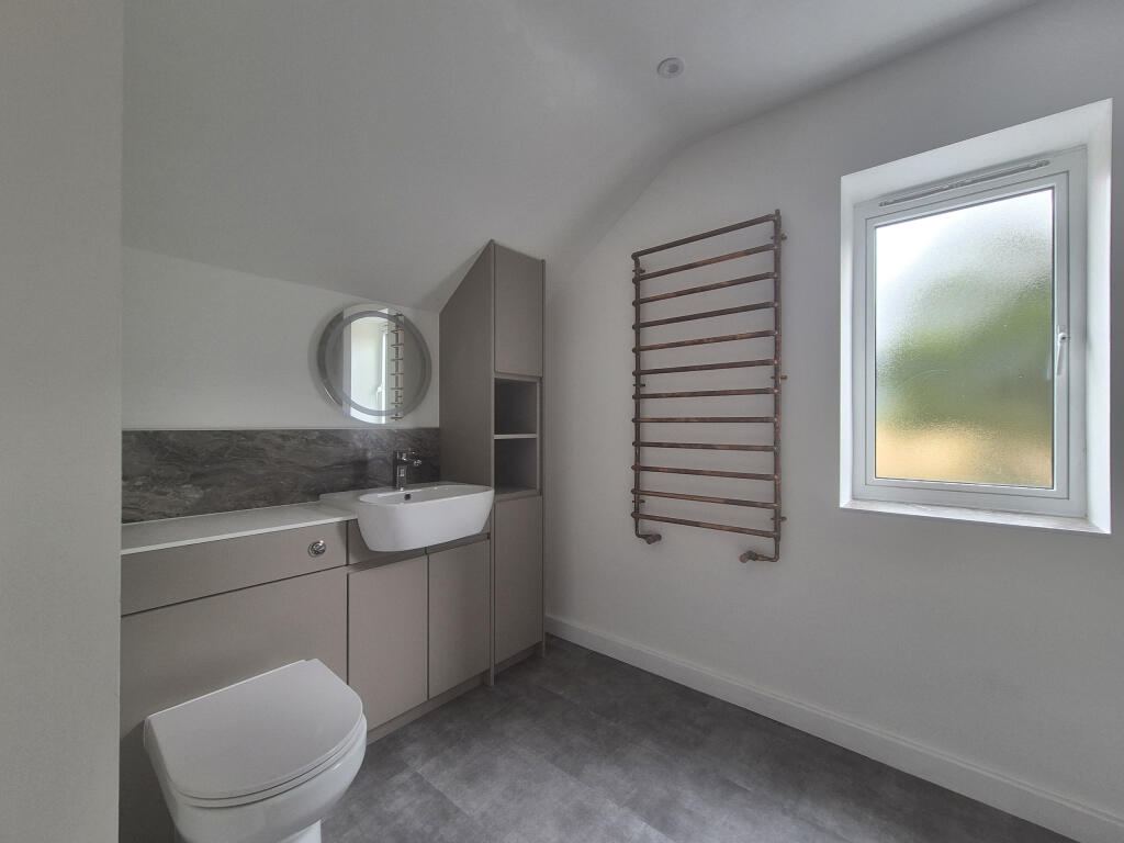 En-Suite 2