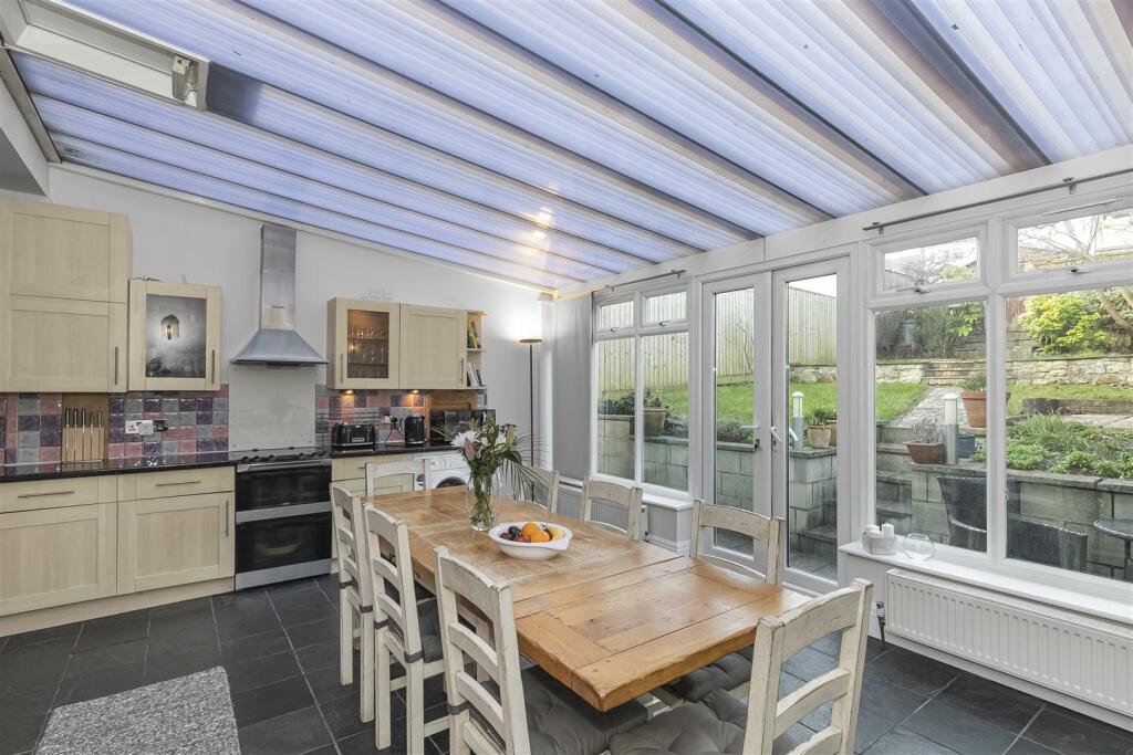 Dining Area.jpg