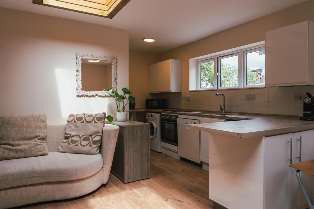 Living Kitchen (Studio)