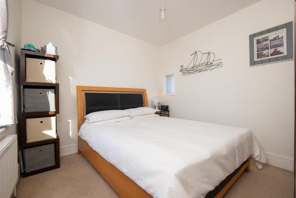 Bedroom 1.jpg