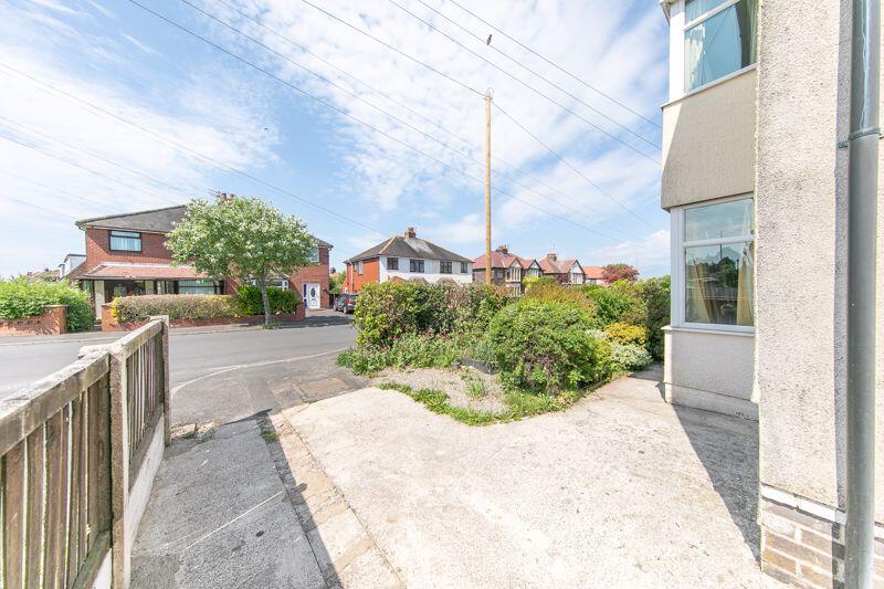 Front garden and driveway