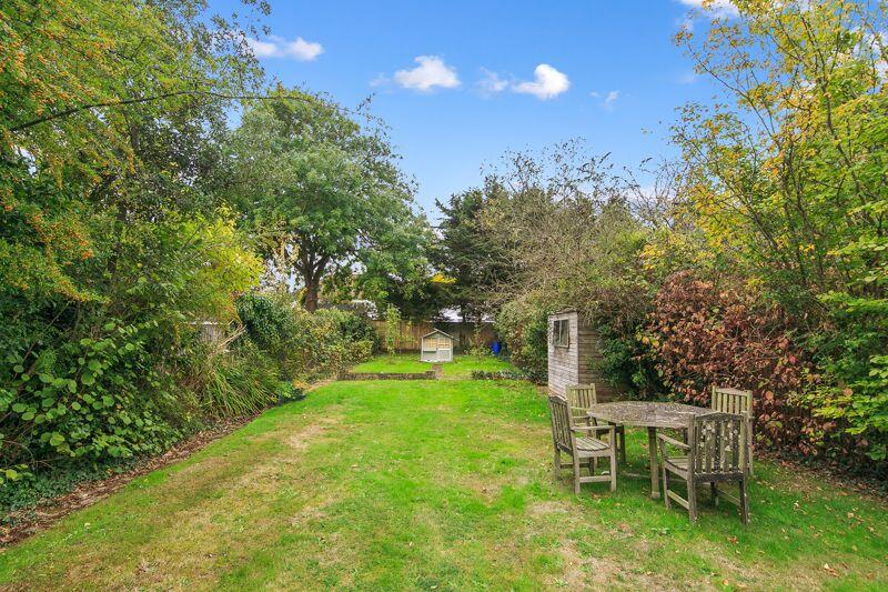 Clinton Avenue, East Molesey