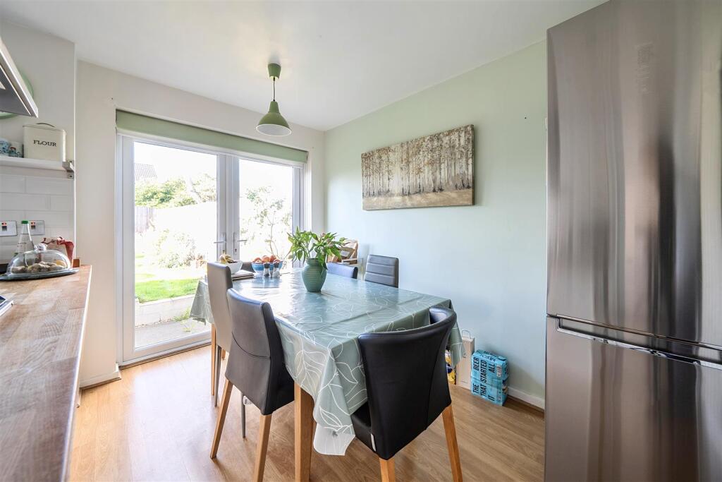 14 Oak Close, Towcester (20).jpg