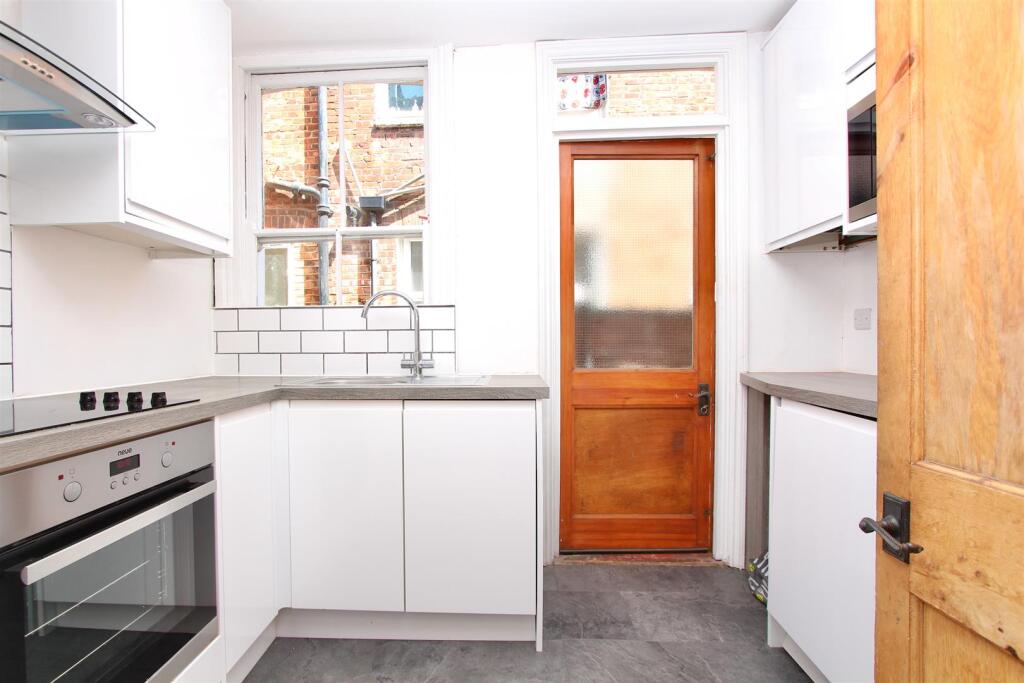 St. Margaret's Avenue, N15