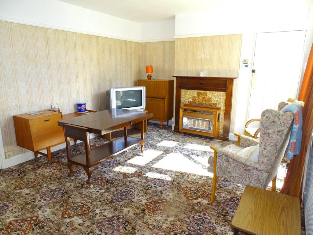 GOOD SIZE DINING ROOM