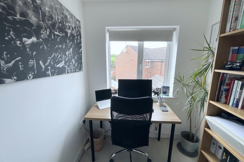 bedroom/office