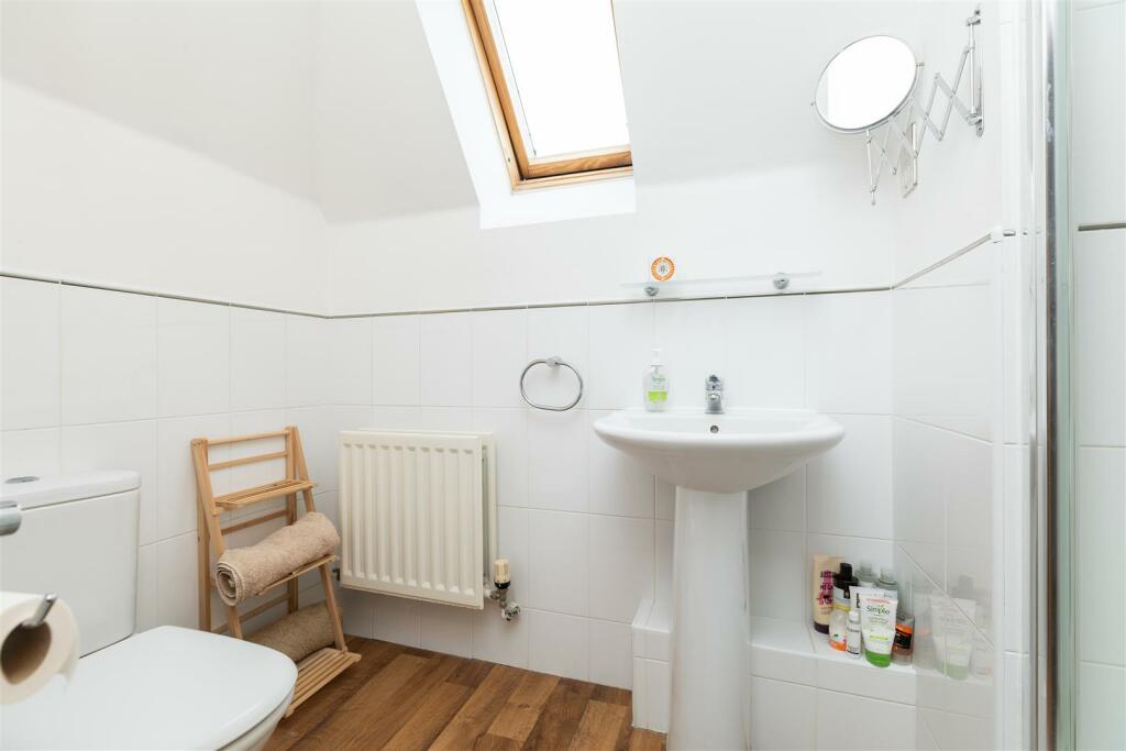 Bed 3 En-suite