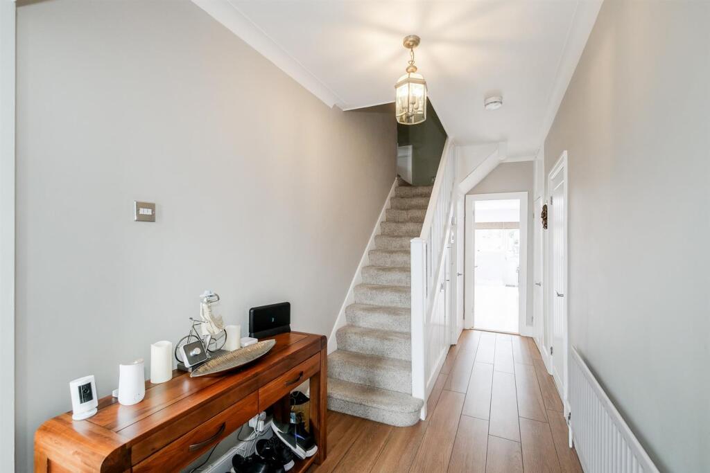 Larkswood Road-21.jpg