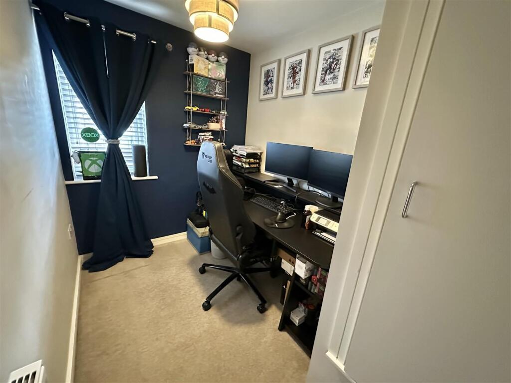 Bramleys Estate Agents - Leeds Old Road - Batley (