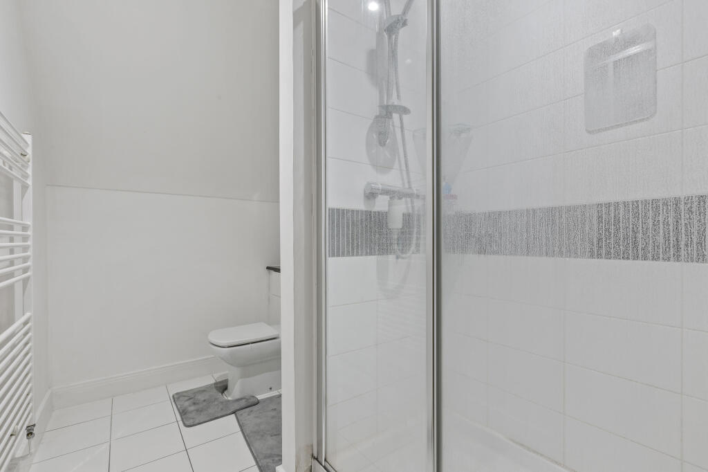 9 Bisham House, SL7 1FQ (LOW RES)-7