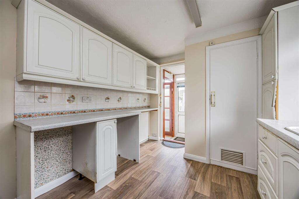 66 Durley Avenue, Cowplain-Small-PorticoMarketing-