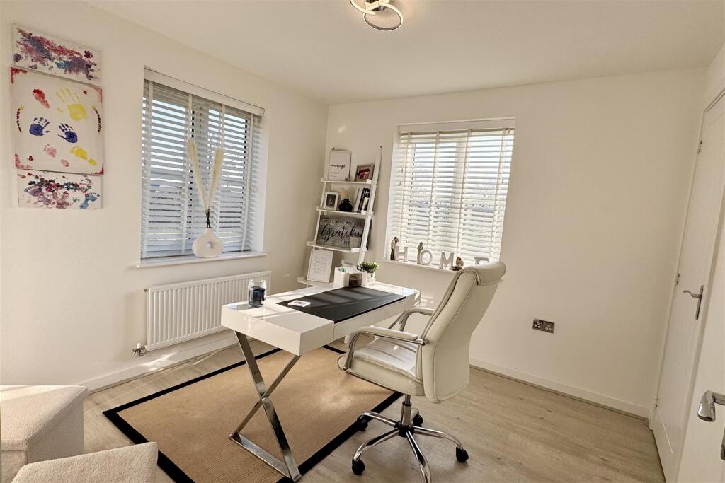 Separate dining room/study