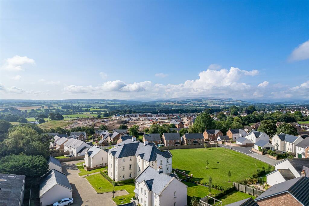 Manor Park towards Lowther