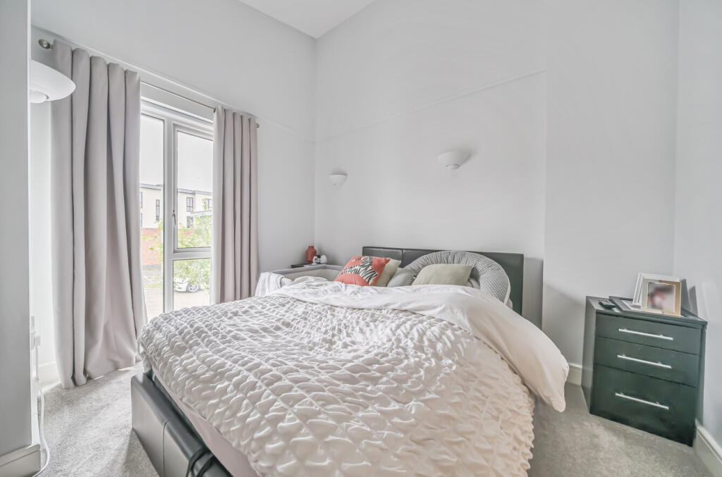 1297166-3-684aa39...