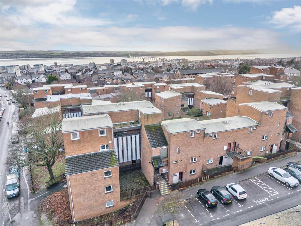 2 Kinghorne Court Dundee-1.JPG