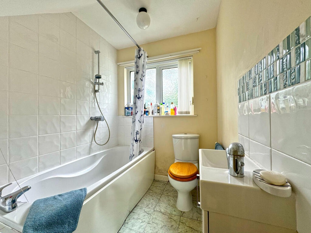 19_ds bath 1