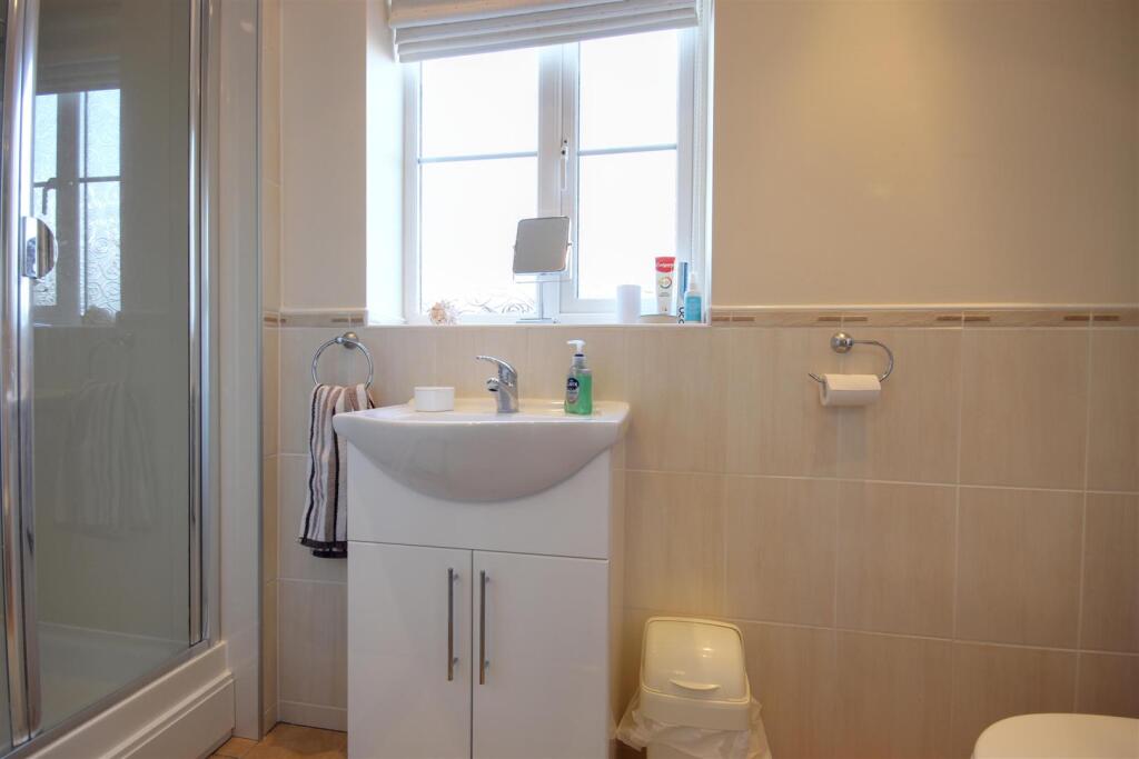 ENSUITE SHOWER ROOM