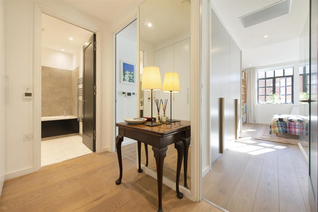 52085 Hi res (1).jpg