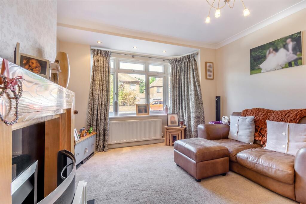 8666143-interior02.jpg