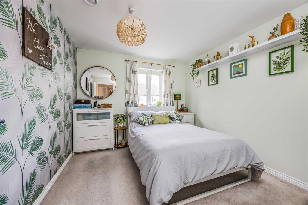 Flat 5, Mouliere Court, St. Georges Road, Denmead-