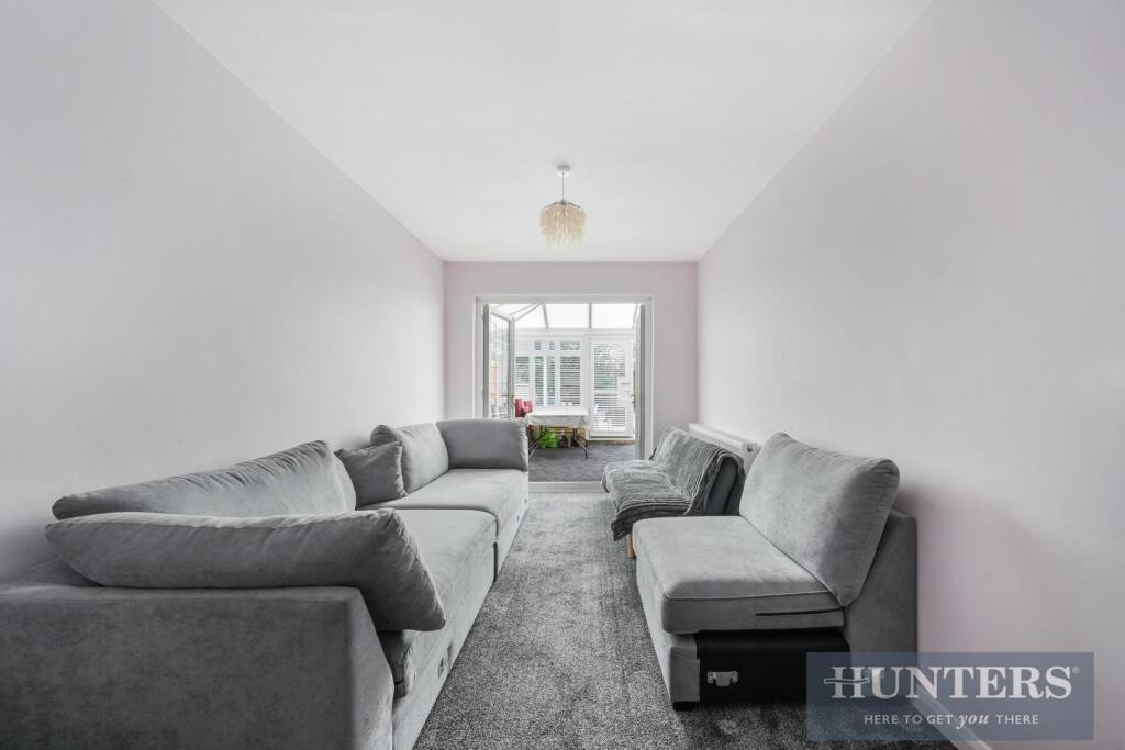 LANGLEY AVENUE (6).jpg