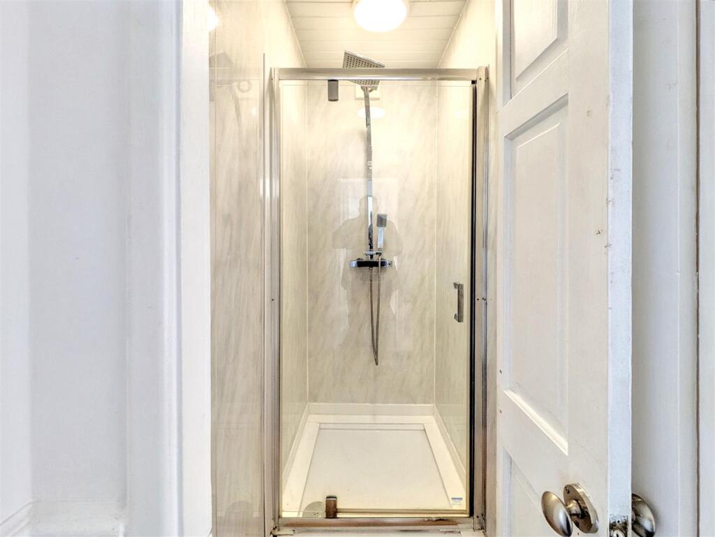 Shower Room.jpeg