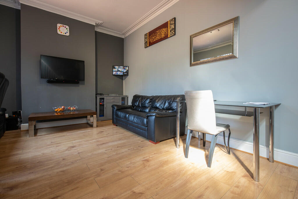 384 Brighton Rd -...