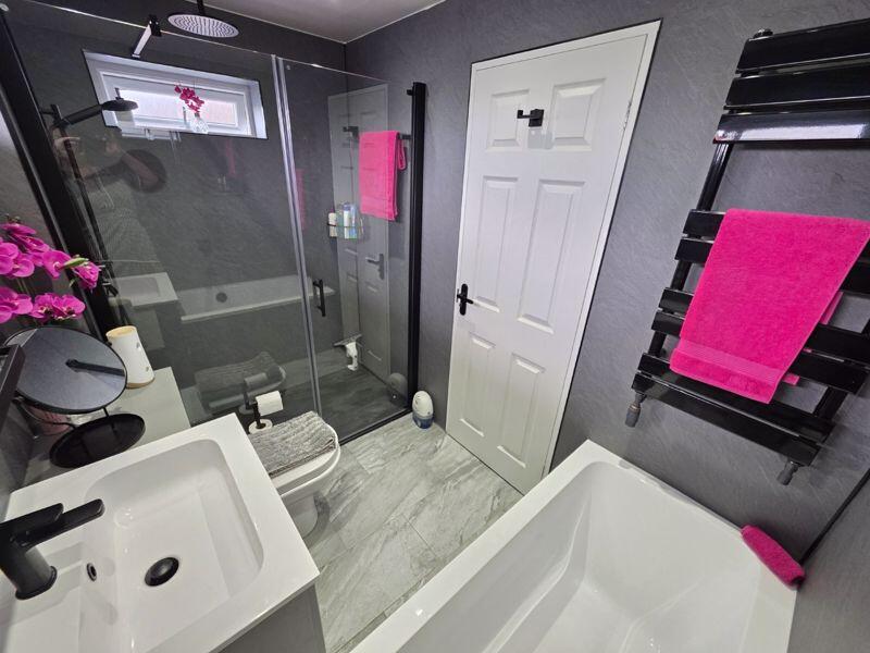 Bathroom/Shower Room