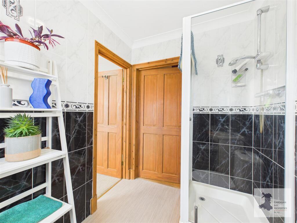 Jack &amp; Jill bathroom