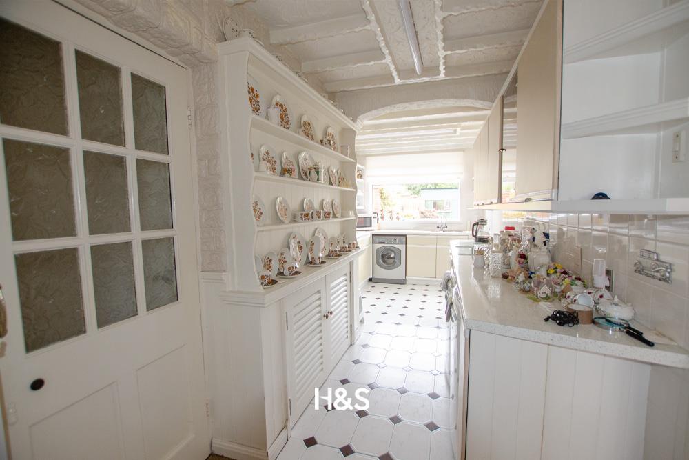 39 Rocky Lane - kitch.jpg