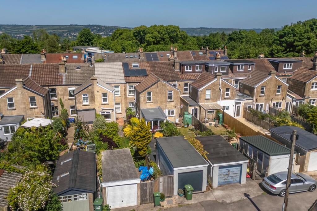 28 Hawthorne Grove-18.jpg